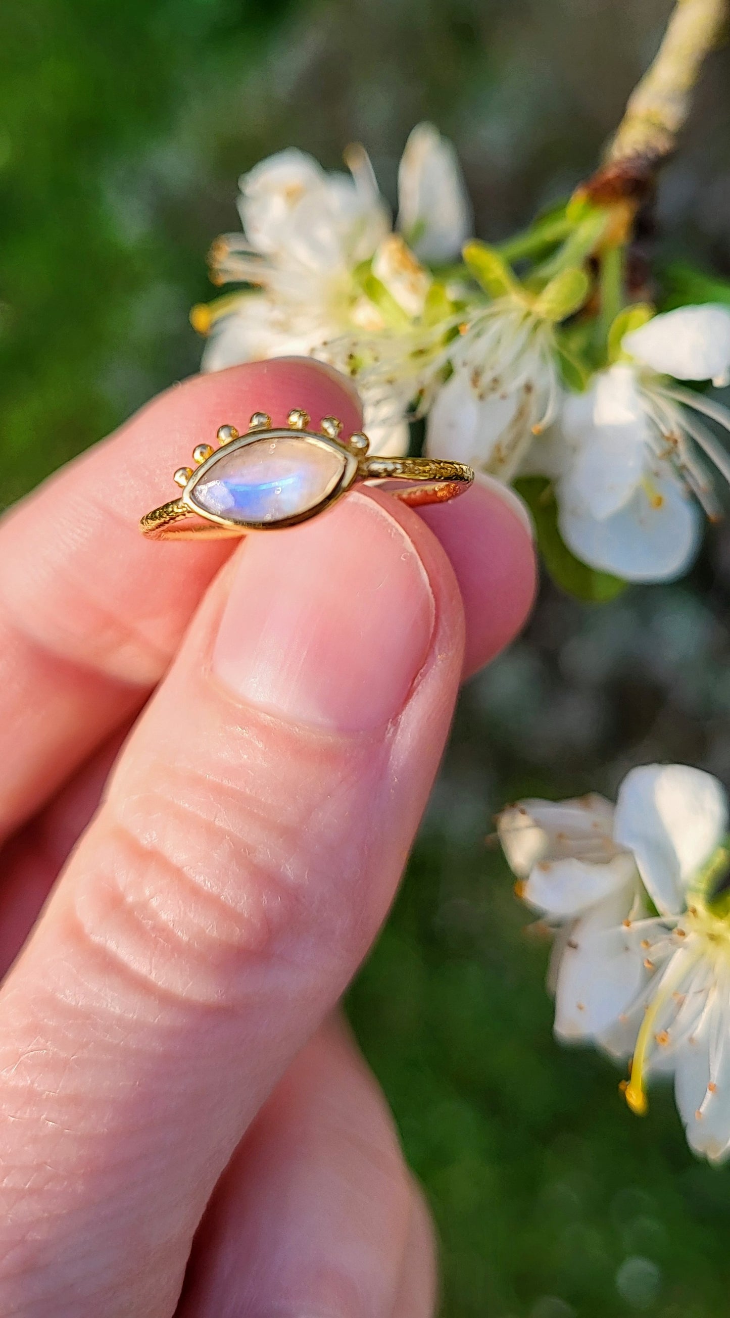 "Iris" ring med månesten🌜🧜🏻♀️