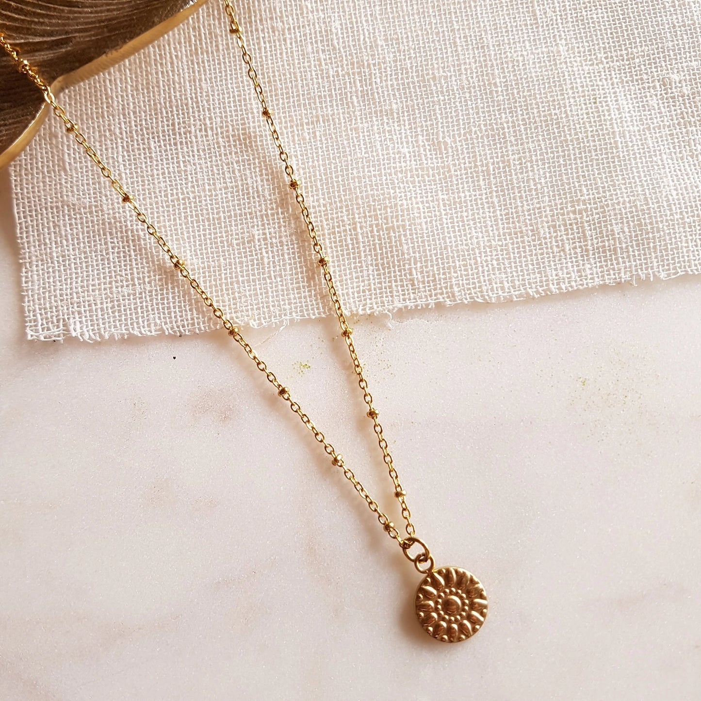 Golden Sun - Gold-plated necklace